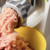 La carne picada de pollo se dispara: la nueva tendencia que gana lugar en las carnicerías por el precio de la carne vacuna